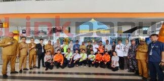 Pantau Bandara Rendani, Gubernur Papua Barat Pastikan Mudik Lebaran 2026 Lancar