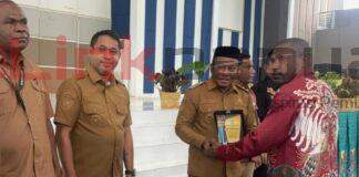 Bupati Teluk Bintuni Serahkan SK PPPK Paruh Waktu ke 1.054 Tenaga Honorer