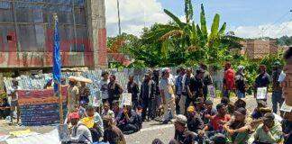 Mahasiswa Unipa Demo di Manokwari Tolak Militer di Puncak Diadang Aparat