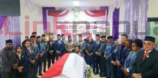 Ketua DPRP Papua Barat Lepas Jenazah Yurthinus Mandacan untuk Dimakamkan