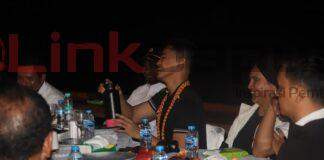 Kaesang Nyantai di Manokwari: Ngobrol, Makan Malam, hingga Soroti Abrasi Pantai