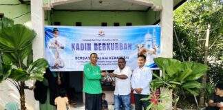Kadin Papua Barat Serahkan Hewan Kurban Ketum Anindya Bakrie ke Pesantren di Manokwari
