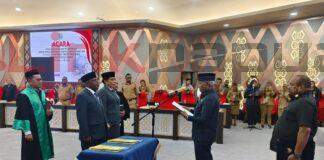 Dominggus Lantik Kadis Budpar dan Kadis Dukcapil Papua Barat, Tekankan Integritas-Kinerja