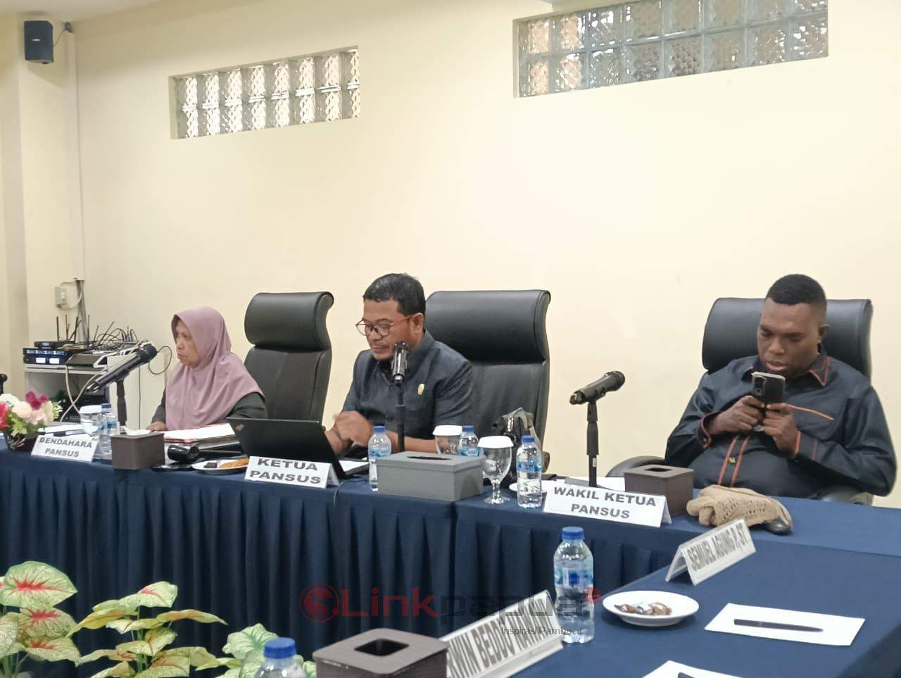 pansus dprp papua barat