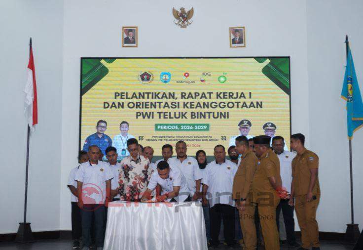 pelantikan pwi bintuni 2
