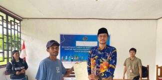 Lewat Program PTSL, Kantah Kaimana Serahkan 125 Sertifikat Tanah di Kampung Sisir