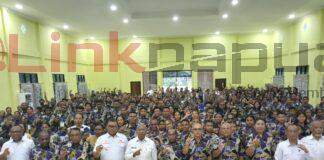 Gubernur Lepas 261 Anggota Kontingen Papua Barat, Doakan Raih Prestasi Terbaik di Pesparawi Nasional XIV