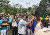 Tuan Rumah Teluk Bintuni Sambut Kontingen Pesparani IV Papua Barat dengan Atraksi Budaya