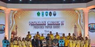 Kaimana Juara Paduan Suara Dewasa Campuran Pesparani IV Papua Barat