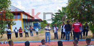 Gubernur Dominggus Tinjau Latihan Paskibraka Papua Barat, Tekankan Kedisiplinan