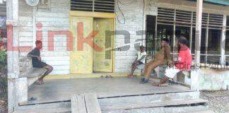 Wabup Bintuni Kunjungi Kampung Base Camp Hendrison, 30 KK Kini Nikmati Akses Jalan