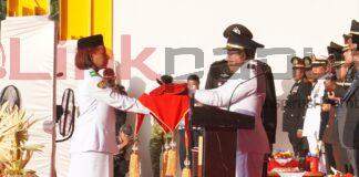 Upacara Penurunan Bendera HUT Ke-81 RI di Bintuni Lancar, Wabup Beri Apresiasi