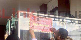 Tunggak Pajak PBJT, Sejumlah Rumah Makan di Manokwari Dipasangi Stiker