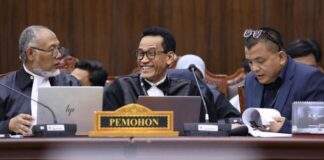 Denny Indrayana cs Gugat Syarat Pendidikan Pencalonan Gibran di MK, Minta Presiden Ajukan 2 Wapres Baru