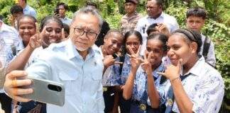 Menko Pangan Zulhas: Pembangunan-Pemerataan Papua Libatkan Masyarakat Adat