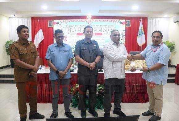naskah akademik