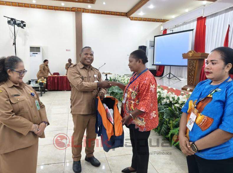 salurkan mesin jahit