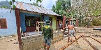 Hari Ke-11 TMMD Mansel, Bedah Rumah Warga Kampung Yamboi Terus Berjalan